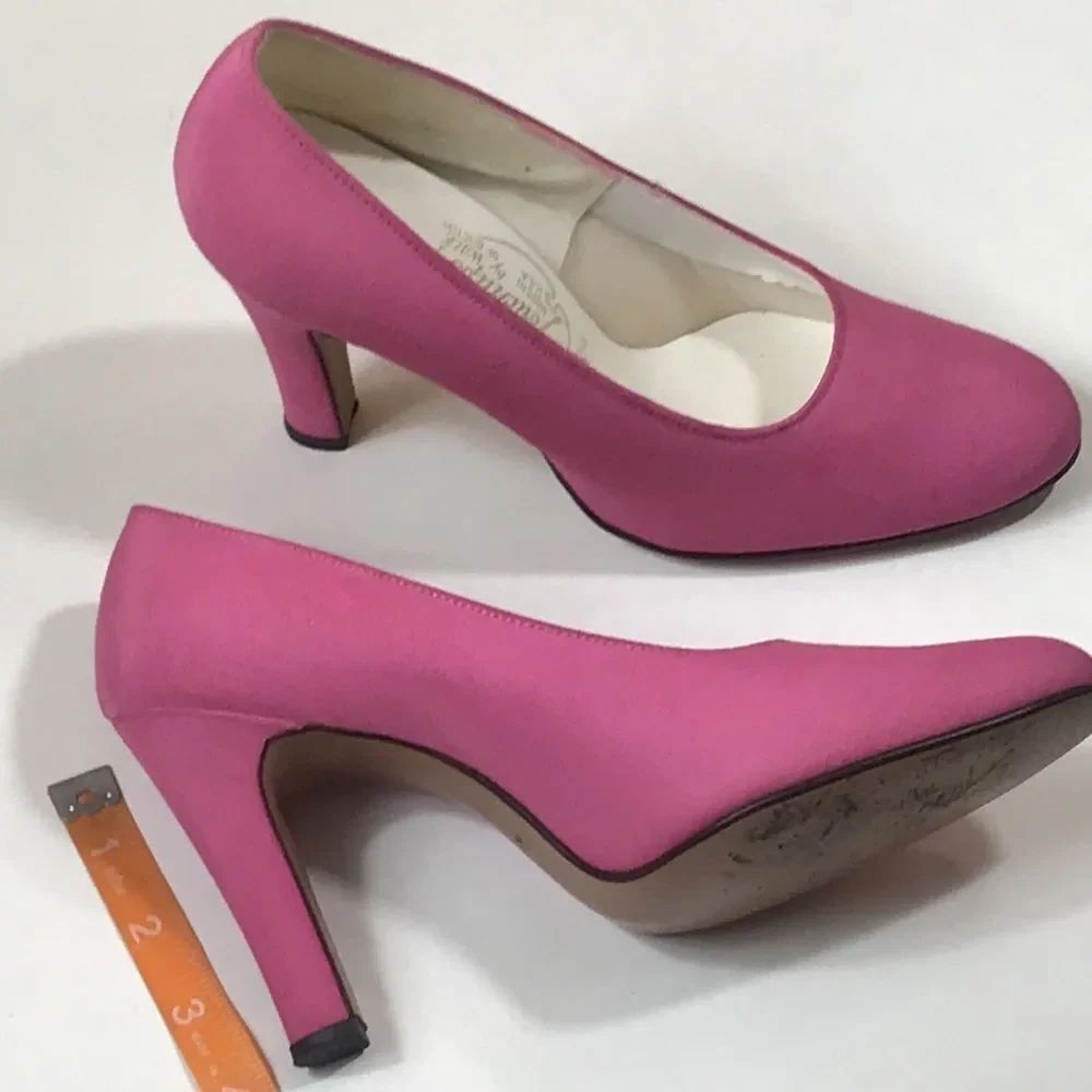 Vintage Touch ups Made In USA By Walk Of Boston Heels Size 7/5M